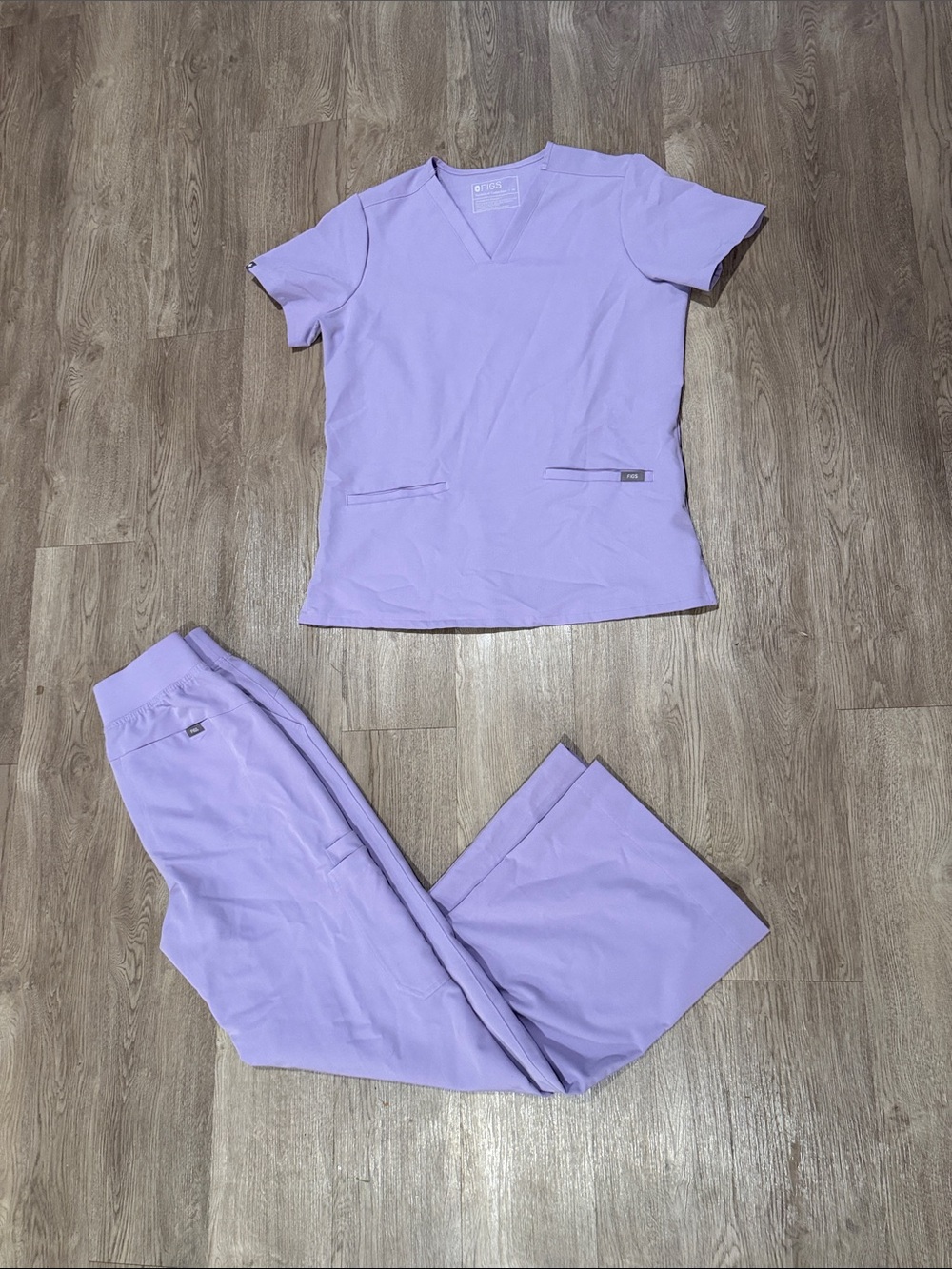 NWOT Figs Purple Scrub Set (Medium Top & Small Pants)
